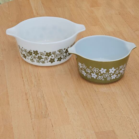 Vintage Pyrex Crazy Daisy/Spring Blossom Green Cinderella Bowl Set of 2 - Picture 1 of 13